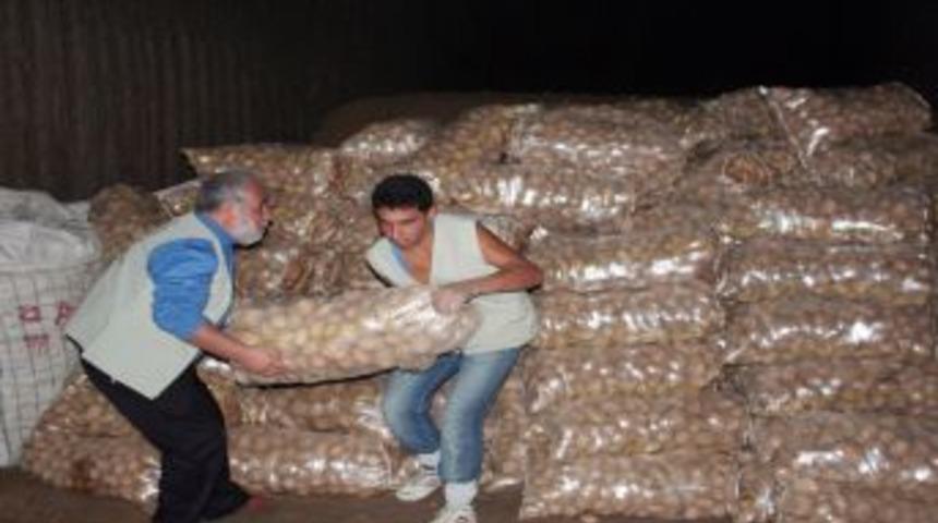 Suriye Halkı I&ccedil;in 20 Tır Gıda Ve Yiyecek G&ouml;nderilecek