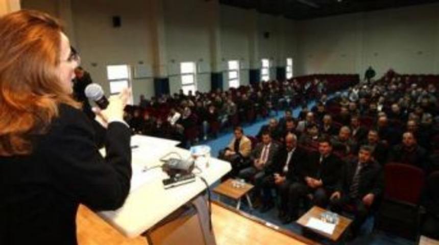 Baba ocağında siyaset dersi verdi