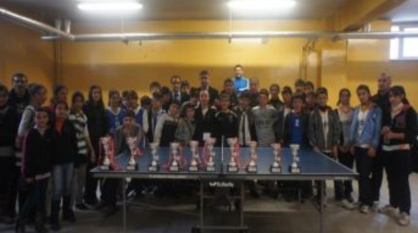 Doğubayazıt&rsquo;ta Yıldızlar Masa Tenis Turnuvası