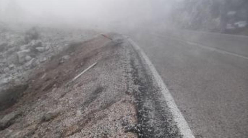 Fethiye'de Tır Devrildi; 1 Yaralı