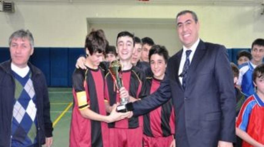 Futsalda Bilgi İlk&ouml;ğretim Bilgiliğini G&ouml;sterdi