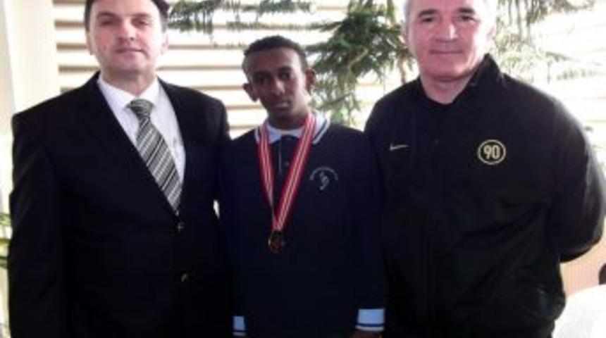 Somalili Muhammed, G&uuml;reşte Manisa Ikincisi Oldu