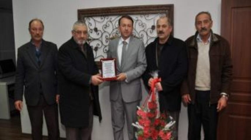 Eski İş&ccedil;ilerden Başkan'a Teşekk&uuml;r Ziyareti