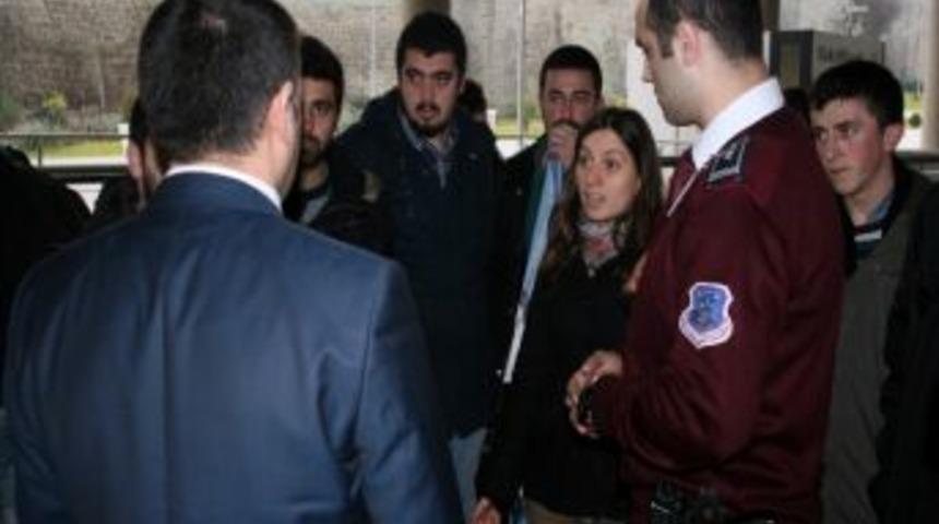 Dolmuş Zamlarına &Ouml;ğrencilerden Tepki