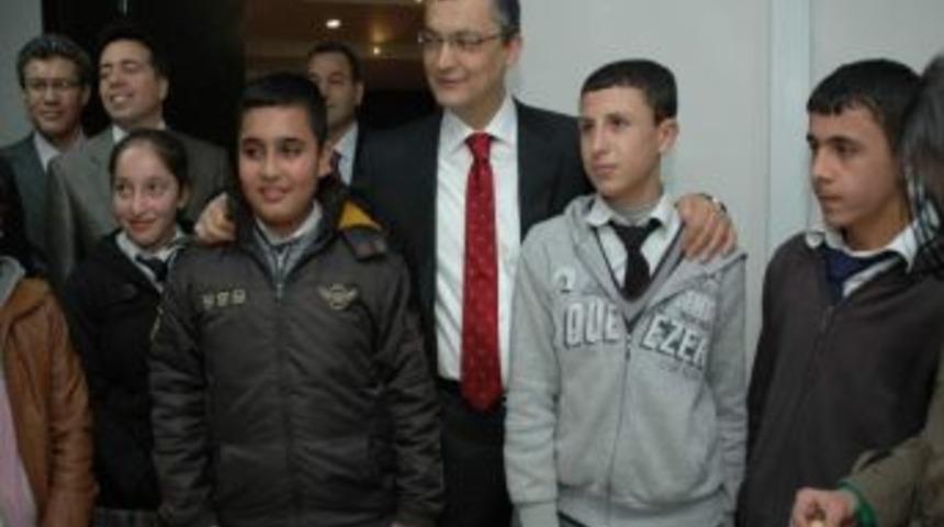 Gaziantep Emniyetinden Uzanan Sevgi Ve Şefkat Eli