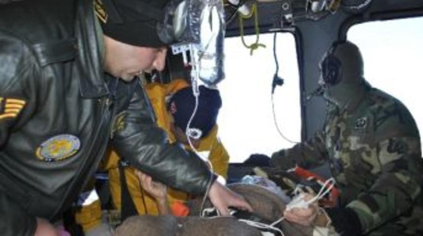 Kar Ge&ccedil;it Vermeyince, Hasta Kadının İmdadına Helikopter Yetişti