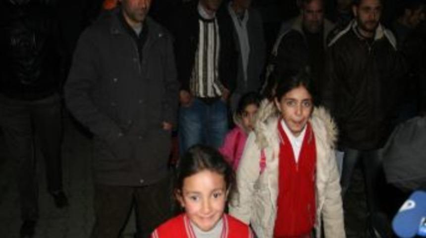 &Ouml;ğrenci Servisi Takla Attı: 16 Yaralı