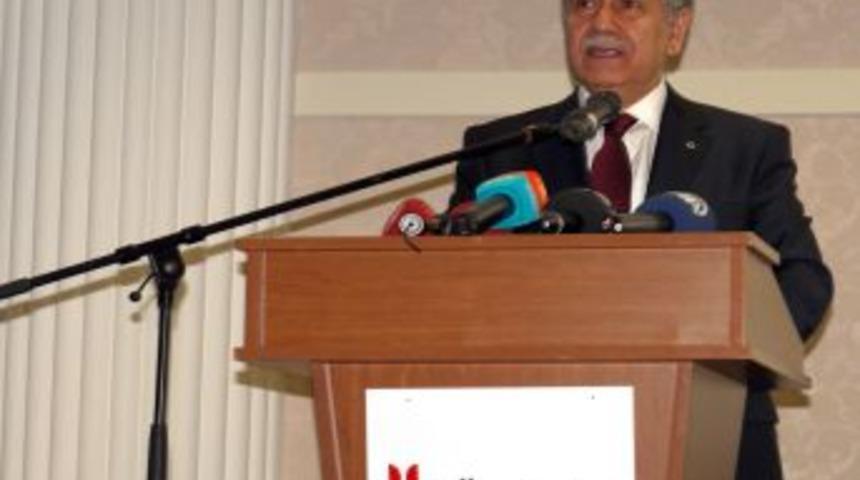 Arın&ccedil;: Mehmet Ali Birand Demokrat Bir Gazeteciydi