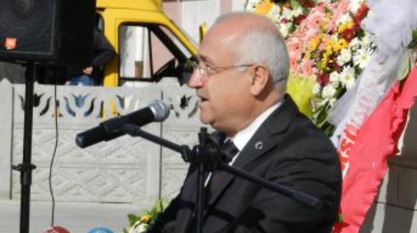 TBMM Başkanı &Ccedil;i&ccedil;ek&rsquo;ten, Nallıhan Meslek Y&uuml;ksekokulu&rsquo;na Anlamlı Bağış