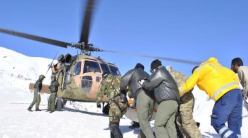 Yaşlı Hasta Askeri Helikopterle Hastaneye Ulaştırıldı