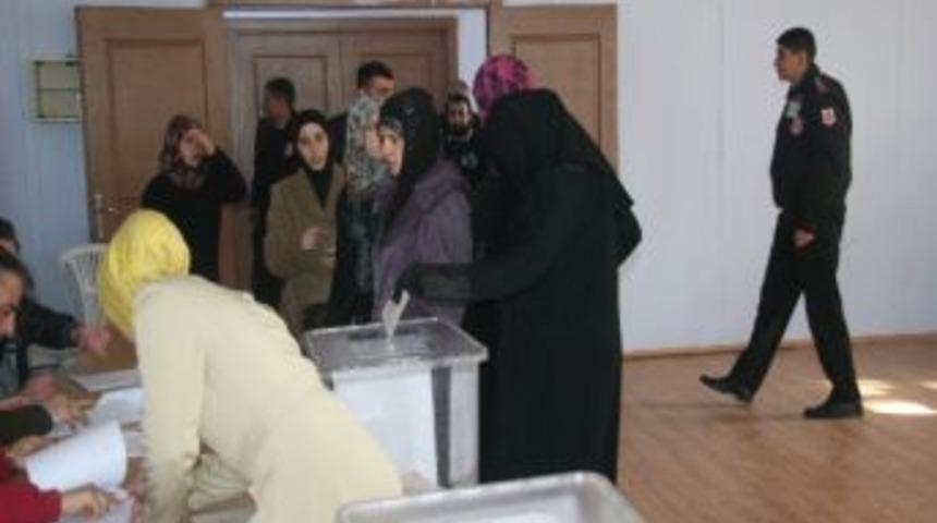 Konteyner Kentte Suriyeliler, Muhtar Ve Azalarını Se&ccedil;ti