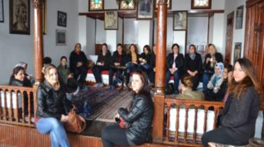 Alaşehir'den Gelen Ak Partili Kadınlar Kula'yı Gezdi