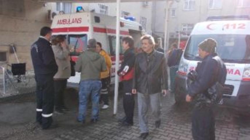 Belediye Aracı Devrildi, İki Personel Yaralandı