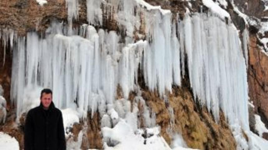 G&uuml;m&uuml;şhane&rsquo;de Buzdan Şelaleler