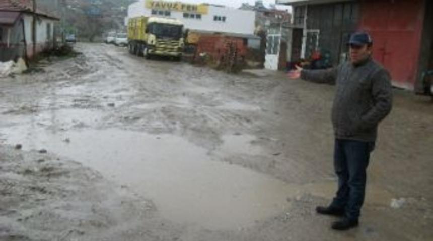 &ldquo;şark&ouml;y Belediyesi Bizi &Ccedil;amura Mahkum Etti&rdquo;