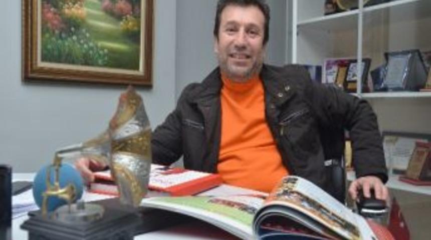 Ses Sanat&ccedil;ısı Hayri K&uuml;&ccedil;&uuml;k: