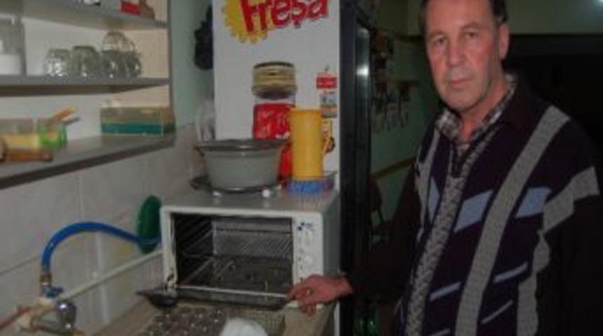 Mikro Dalga Fırınından Bardak Yıkama Makinesi Yaptı