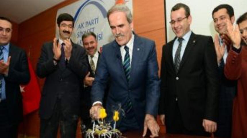 Başkan Altepe'ye S&uuml;priz Doğum G&uuml;n&uuml; Kutlaması