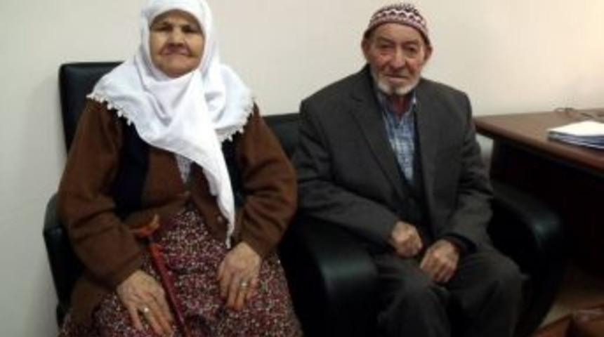 Salihli Devlet Hastanesi'ne 30 Bin Tl Bağış Yaptılar