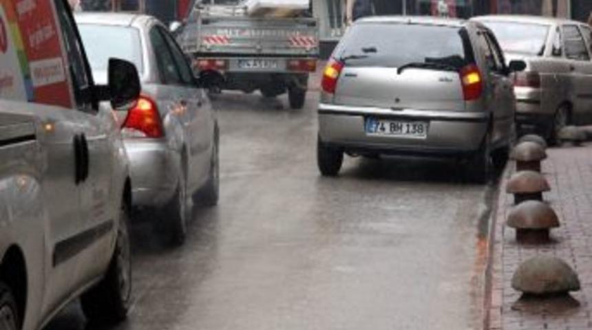 Kaldırımlar Oto Parka D&ouml;nd&uuml;