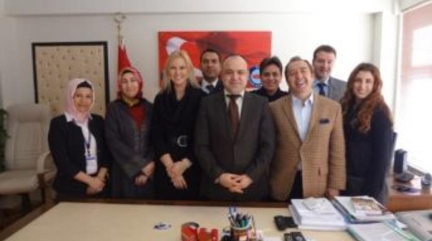 T&uuml;rkiye İsrafı &Ouml;nleme Vakfı M&uuml;tevelli Heyeti Başkanı Akg&uuml;l, Kızıltepe Kaymakamı Yırık'ı Ziyaret Etti