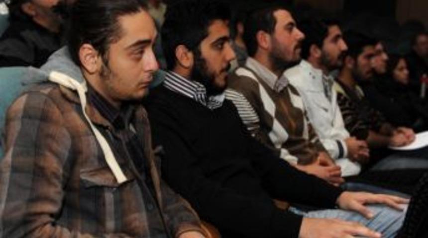 &lsquo;kahraman Tiyatro Televizyona Karşı&rsquo;