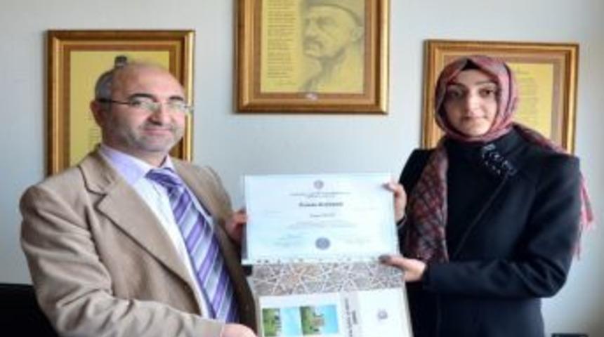 Birincilikle Mezun Olan &Ouml;ğrenciye Umre Hediyesi