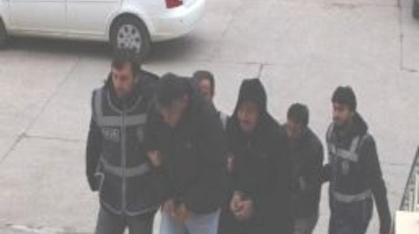 Su&ccedil; &Ouml;rg&uuml;t&uuml; Zanlıları Adliyede