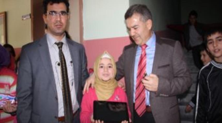 S&ouml;zleşmeli &Ouml;ğretmenden &Ouml;rnek Davranış