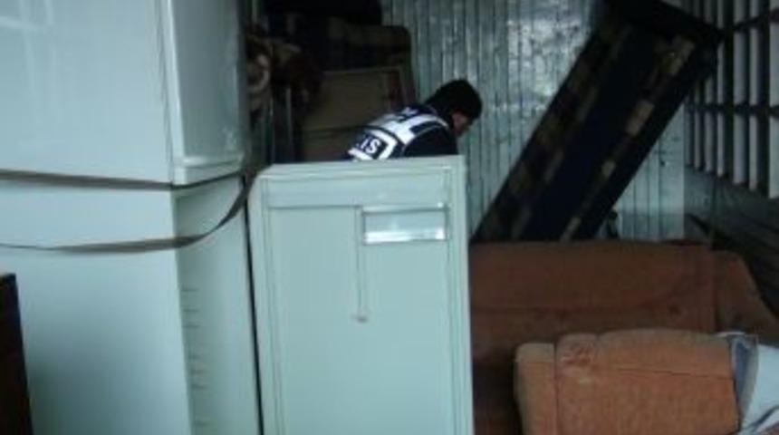 Ev Eşyalarıyla Birlikte Esrar Nakliyatı