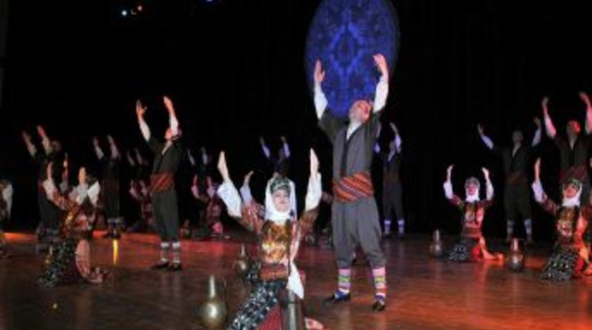 Devlet Halk Dansları Topluluğu Mamak'ta Sahne Aldı