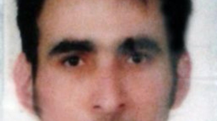 Kaldırımda Y&uuml;r&uuml;rken Minib&uuml;s Duvara Sıkıştırdı