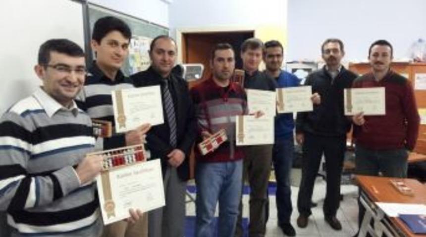 &Ccedil;ağrı Koleji'nin &Ouml;ğretmenleri Mental Aritmetik Sertifikası Aldı