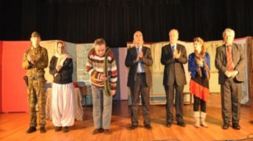 Patnos'ta Tiyatro Etkinliği