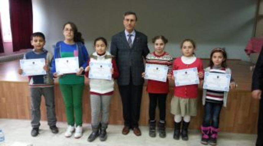 Hep birlikte el ele,  lale- kemal zirveye&hellip;