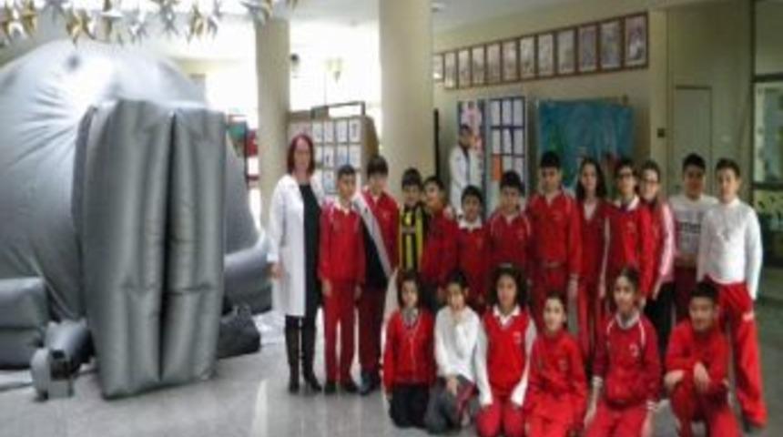 &Uuml;lkem Koleji&rsquo;ne Dijital Planetaryum Kuruldu