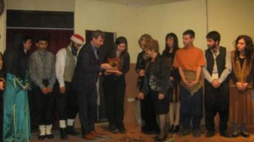 Uluhan Tiyatrosu&rsquo;ndan &ldquo;son Ermeni&rdquo; B&uuml;nyan&rsquo;da Beğeni İle İzlendi