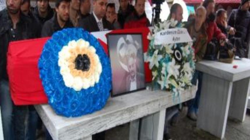 &Uuml;nl&uuml; Ressam Burhan Doğan&ccedil;ay&rsquo;a Veda