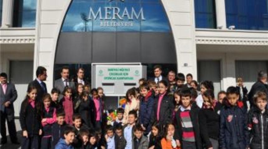 Meram Belediyesi Suriyeli M&uuml;lteci &Ccedil;ocuklara Oyuncak Topluyor