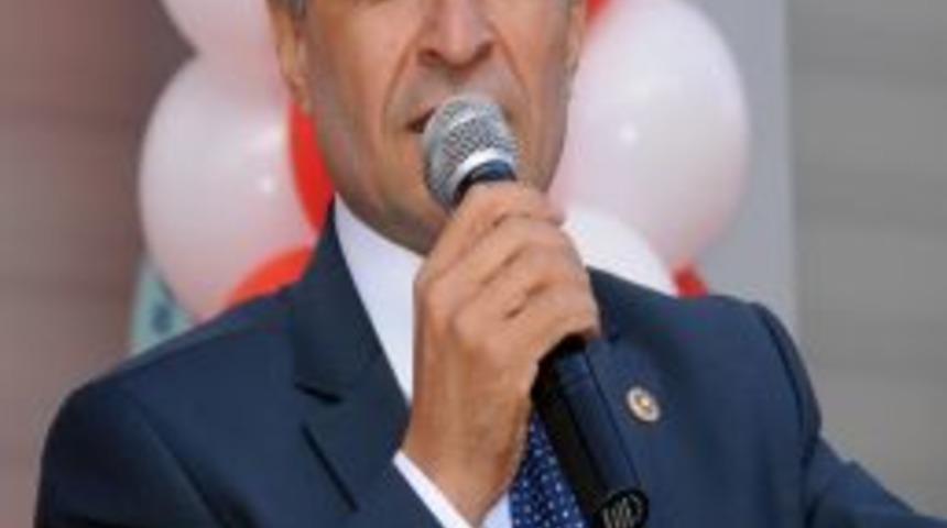 Vali Daş&ouml;z: Manisa Sağlık Ve Eğitim Derneği Insana Hizmeti Ama&ccedil; Edinmiş