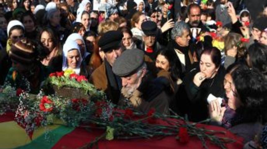 Barış I&ccedil;in Beyaz T&uuml;lbent Takıldı, Beyaz G&uuml;vercinler U&ccedil;uruldu