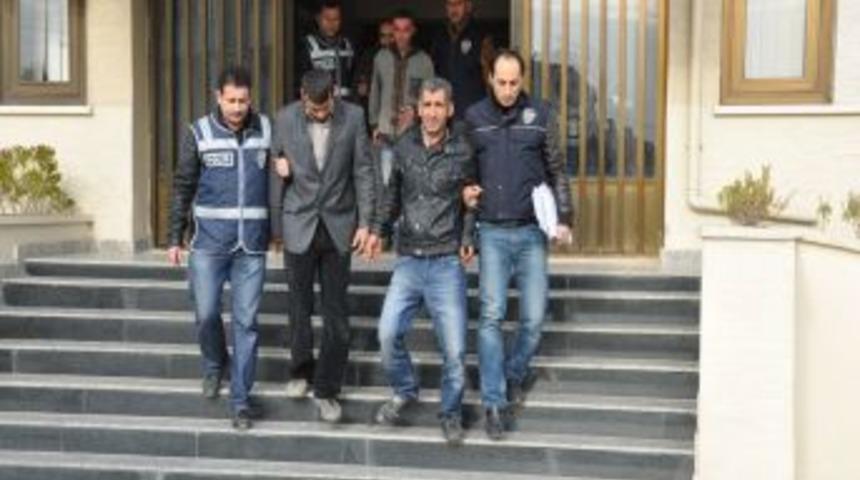 Kara Lahana &Ccedil;alan 3 Kişi, Tutuklandı