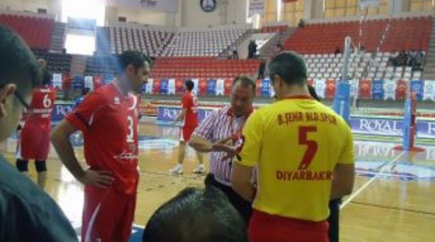 Şahinbey&rsquo;li Voleybolcular Diyarbakıra Galibiyet İ&ccedil;in Gidiyorlar
