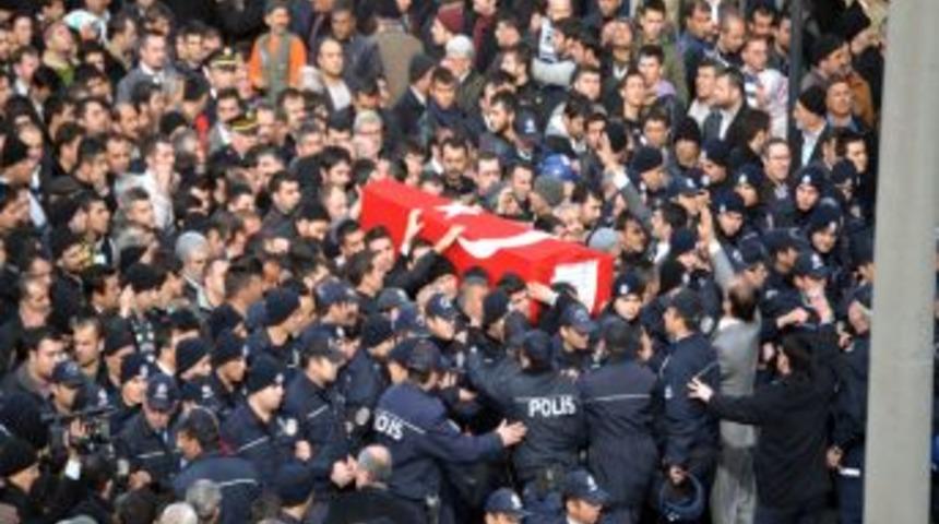 Kahramanmaraş Şehit Polis Memurunu Dualarla Uğurlandı