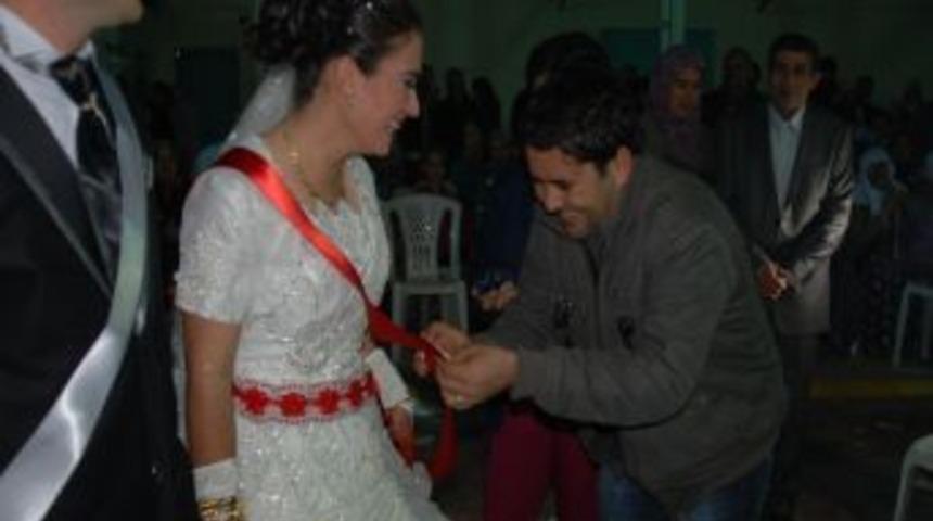 Dava Devam Ederken Muhteşem D&uuml;ğ&uuml;nle Evlendiler