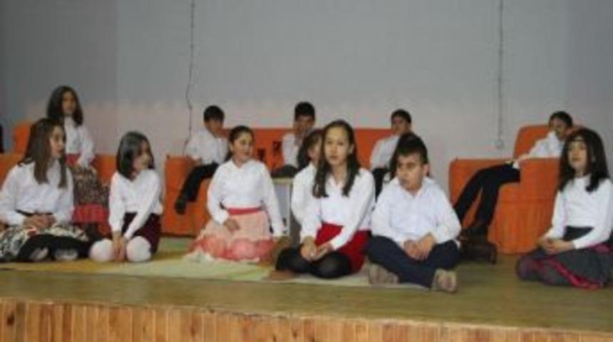 23 Şubat İlk&ouml;ğretim Okulu &Ouml;ğrencilerinden Tiyatro G&ouml;sterisi