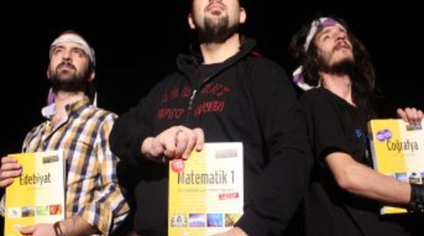 Fatih'ten &Uuml;niversiteye Giriş Sınavına Hazırlanan &Ouml;ğrencilere &Ouml;zel Tiyatro