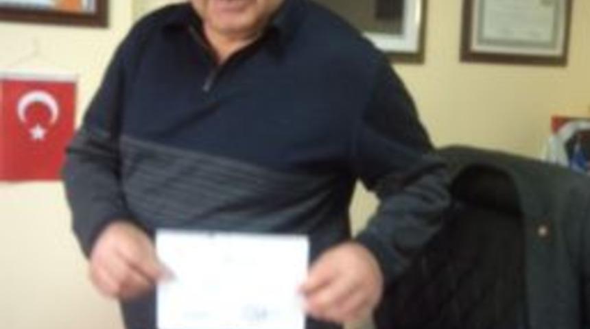 Lodosta Devrilen Şemsiye Hastanelik Etti