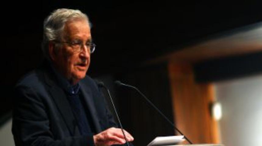 Chomsky: T&uuml;rkiye'nin D&uuml;nyadaki Yerini Bulması K&uuml;rt Sorunu'ndan Ge&ccedil;iyor