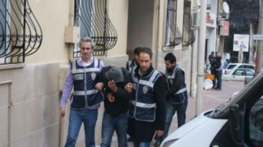 Atm'ye D&uuml;zenek Yerleştiren Zanlılar Kameraya B&ouml;yle Yakalandı